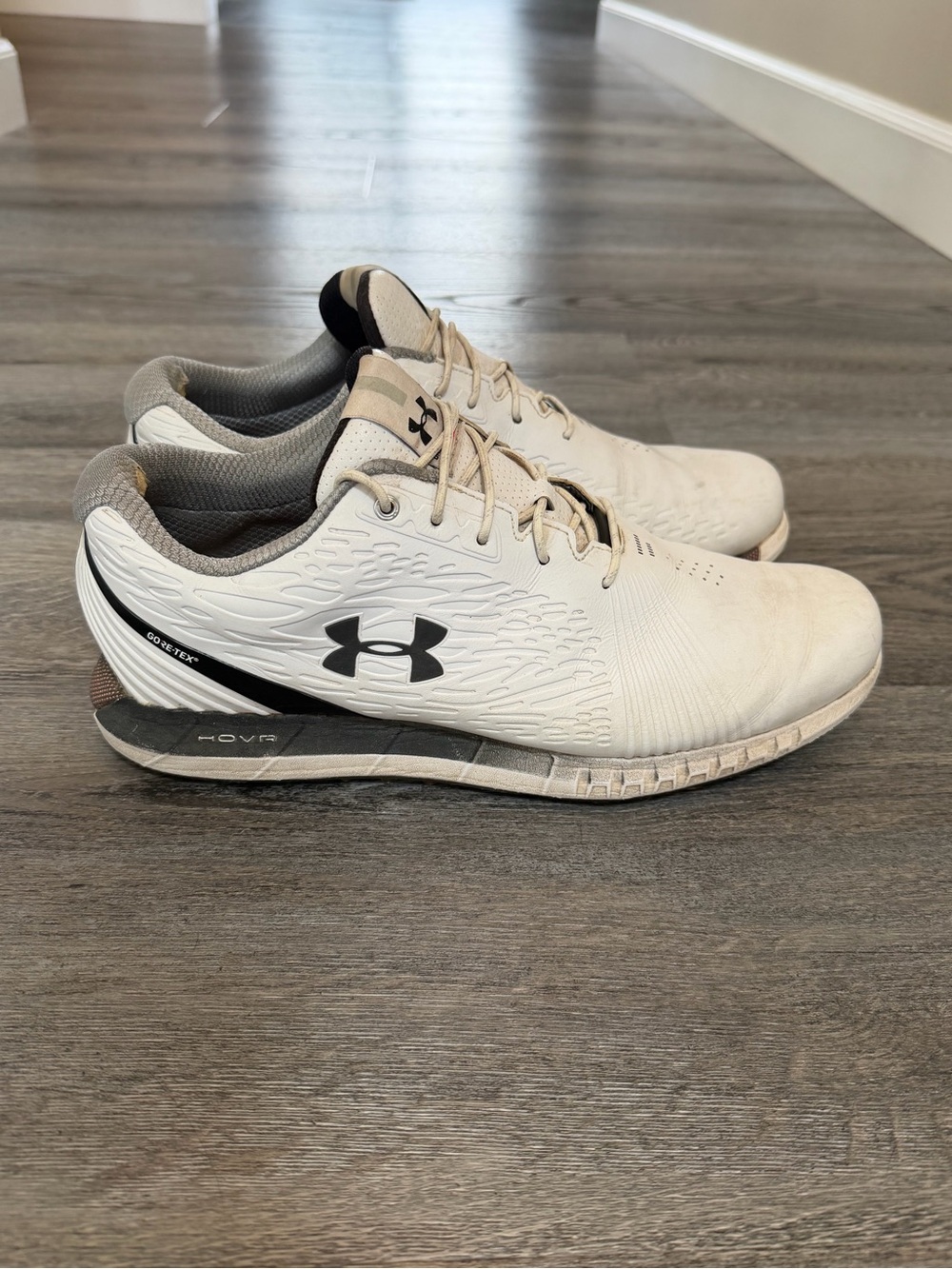 Under Armour HOVR Men’s White and Gray Golf Shoes Size 11